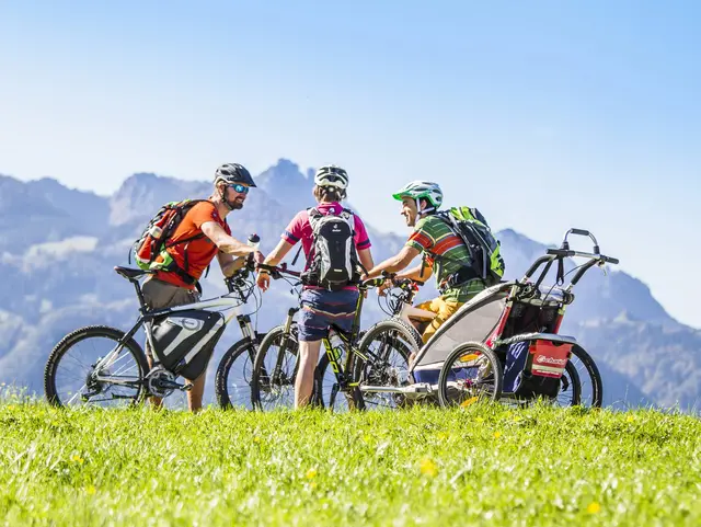 Familienradtour mit Fahrradanhänger